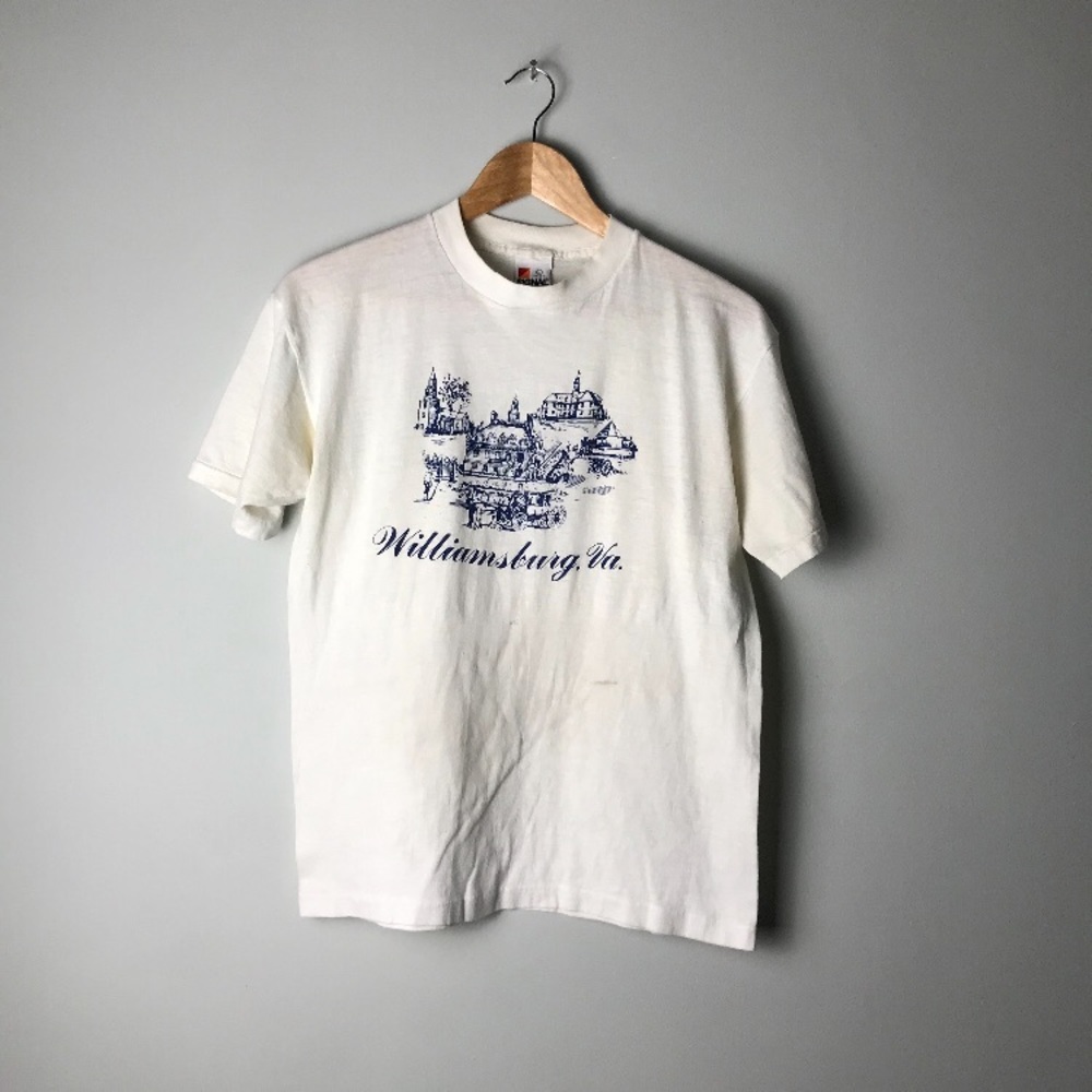 Vintage women’s Virginia tee